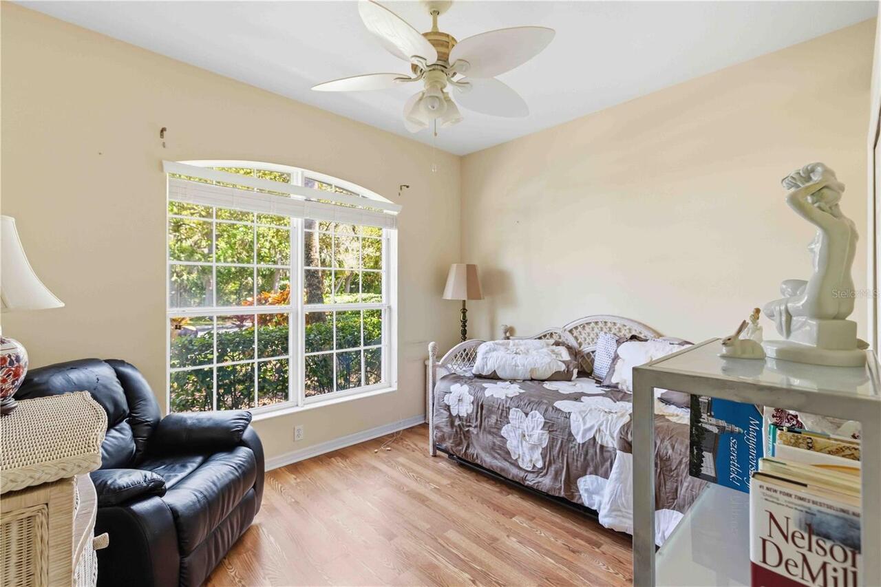 Listing Photo 11