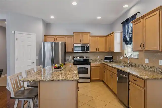 Listing Photo 12