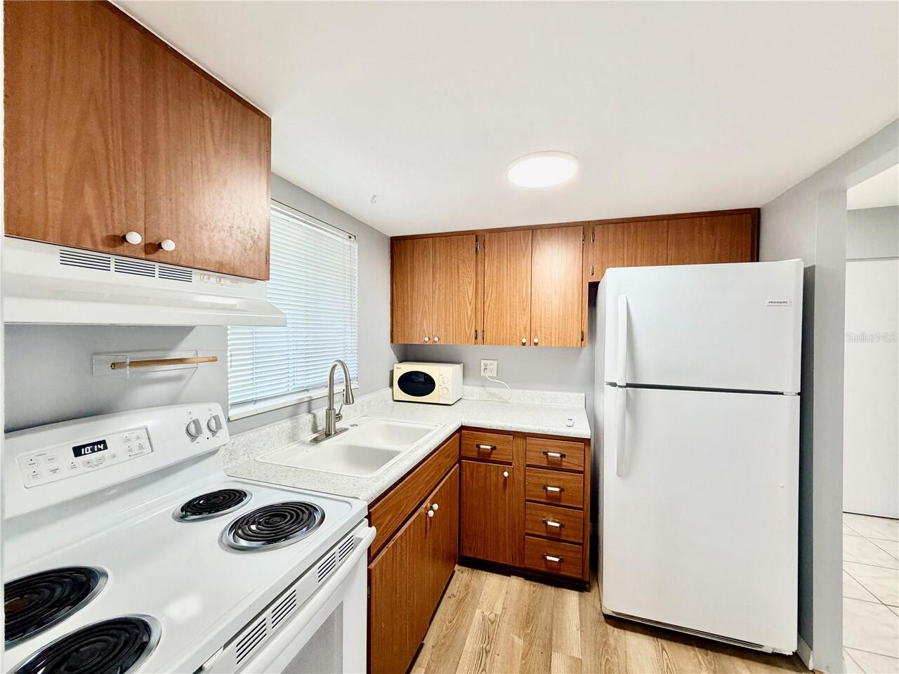Listing Photo 12