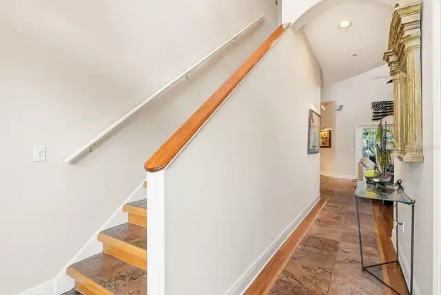 Listing Photo 12