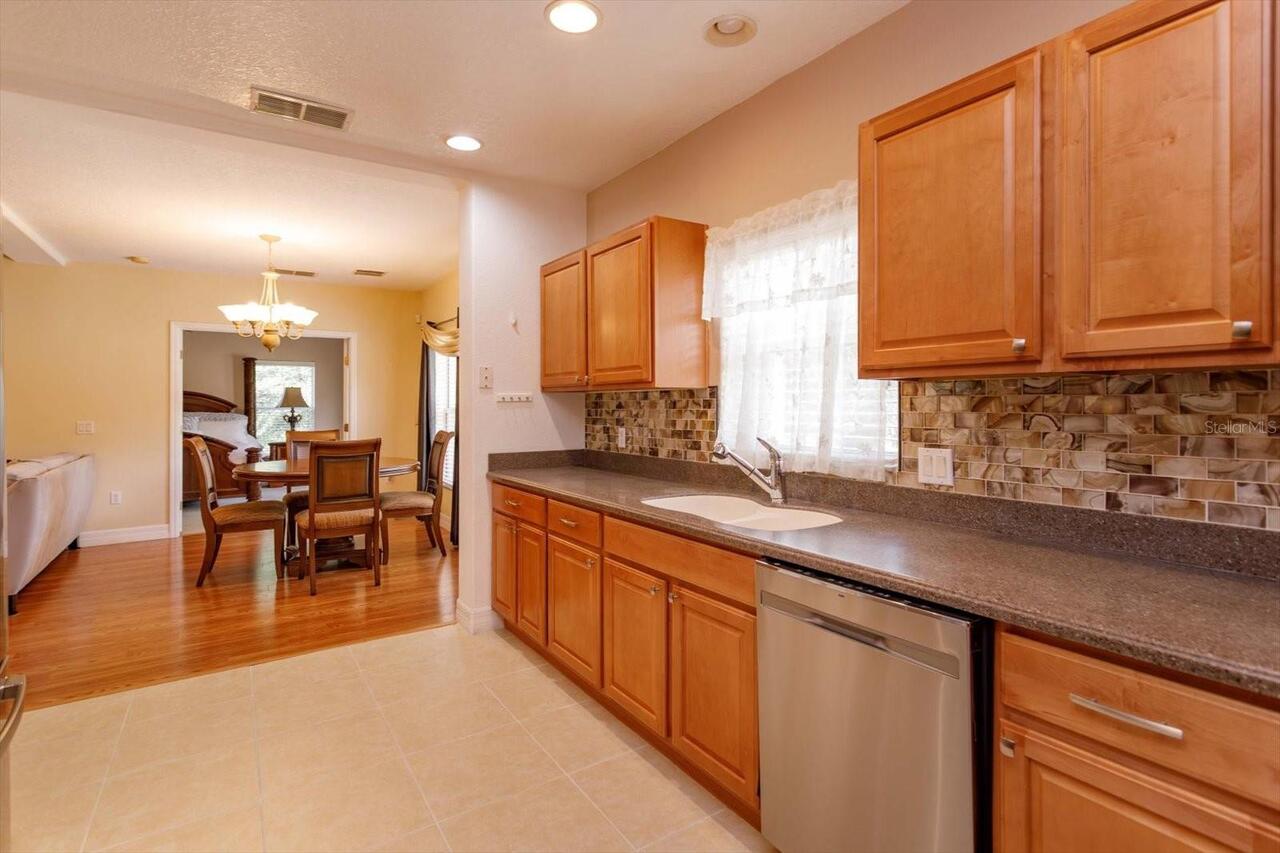 Listing Photo 11