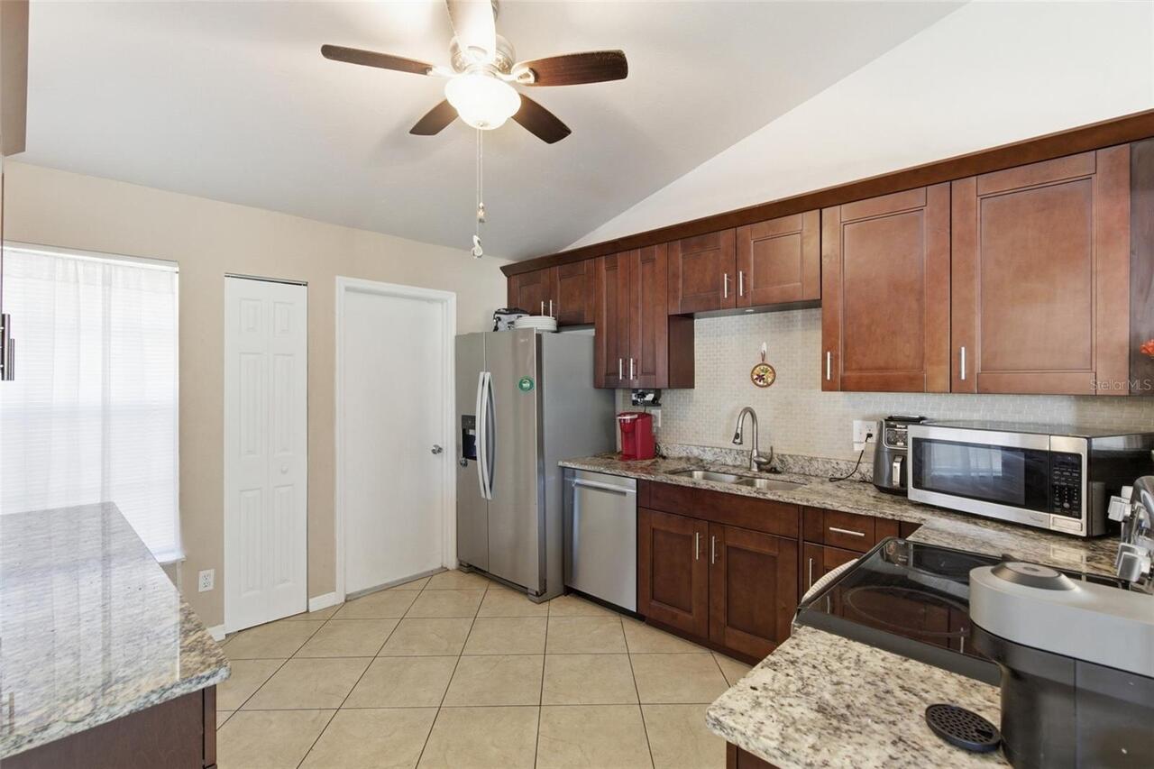 Listing Photo 10