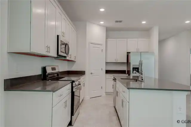 Listing Photo 16