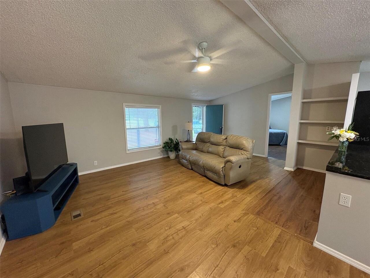 Listing Photo 7