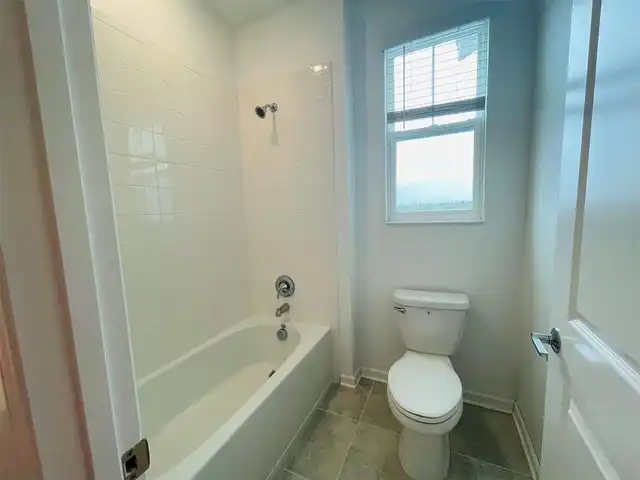 Listing Photo 9