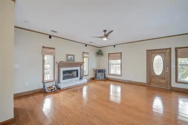 Listing Photo 5