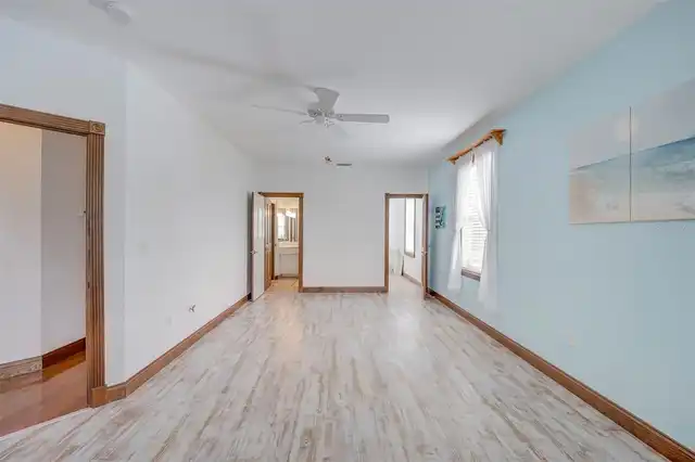 Listing Photo 14