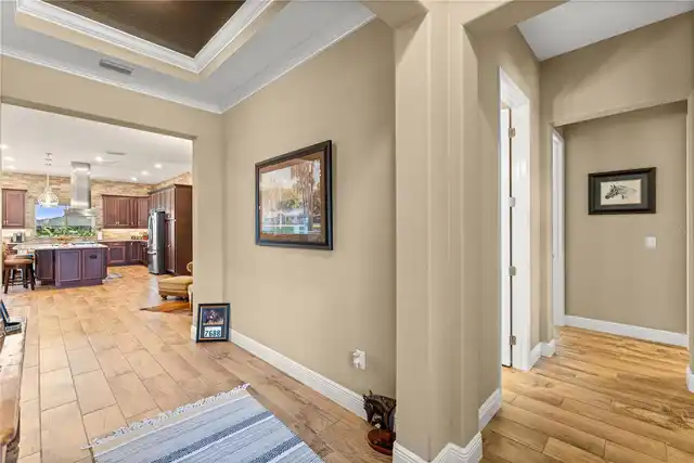Listing Photo 8