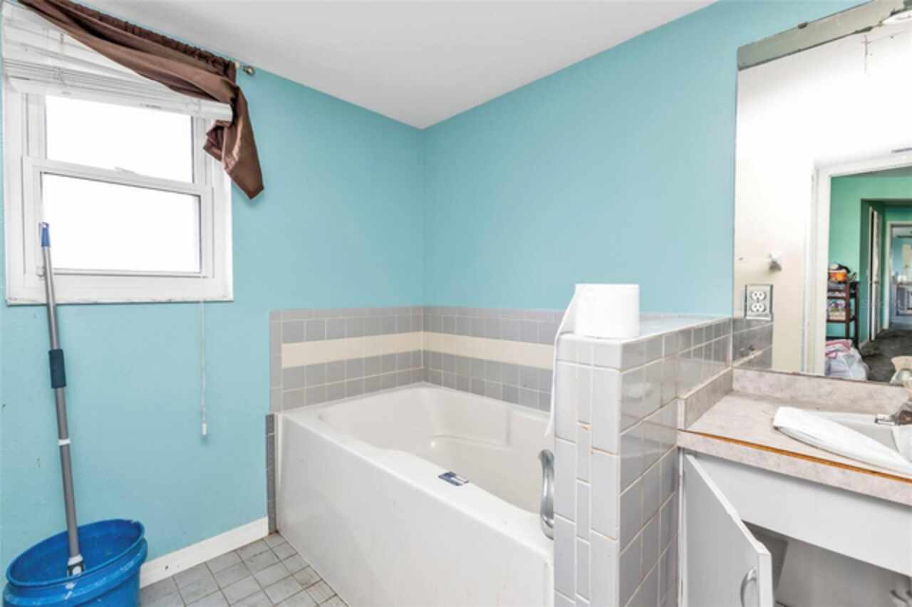 Listing Photo 11