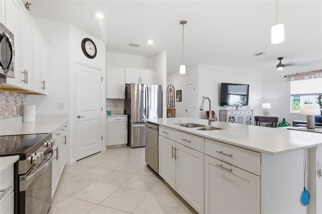 Listing Photo 11