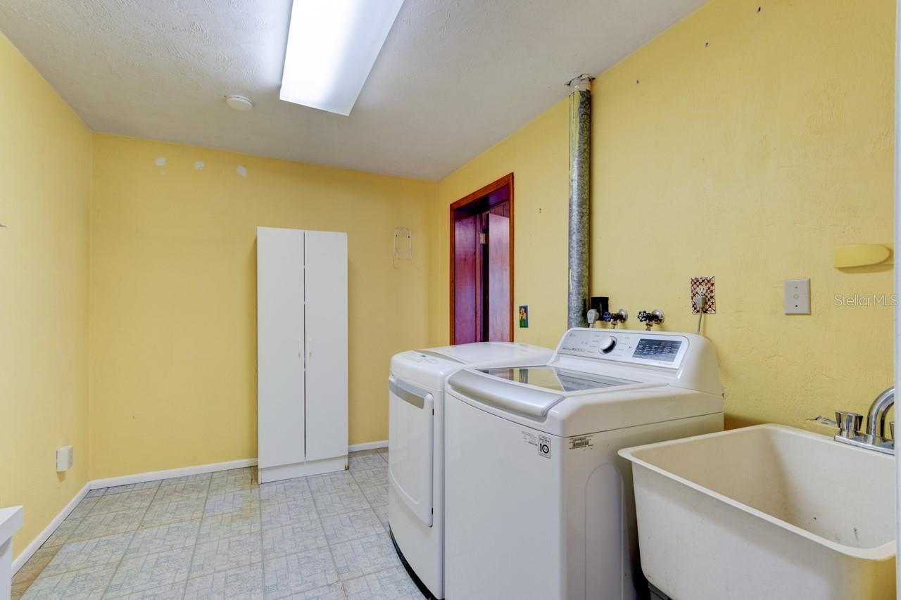 Listing Photo 11