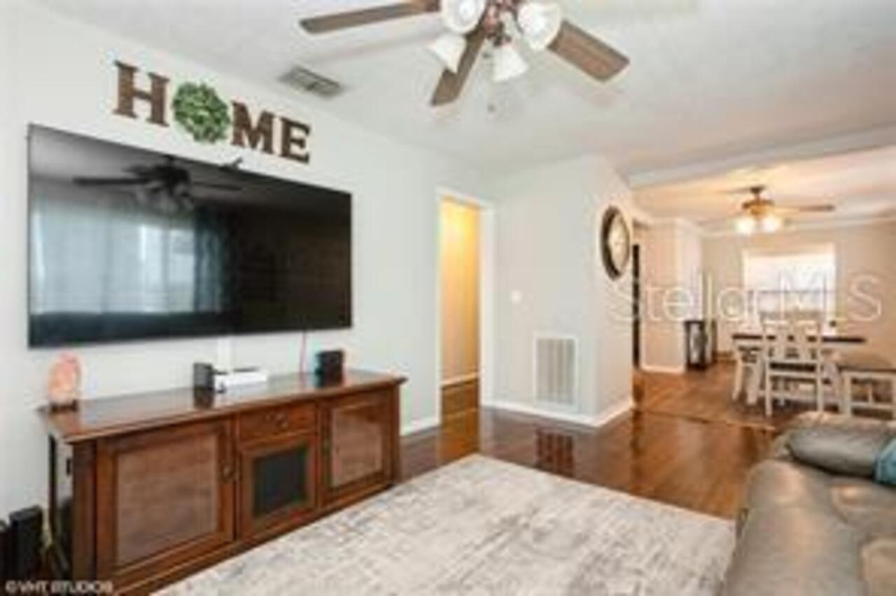Listing Photo 9
