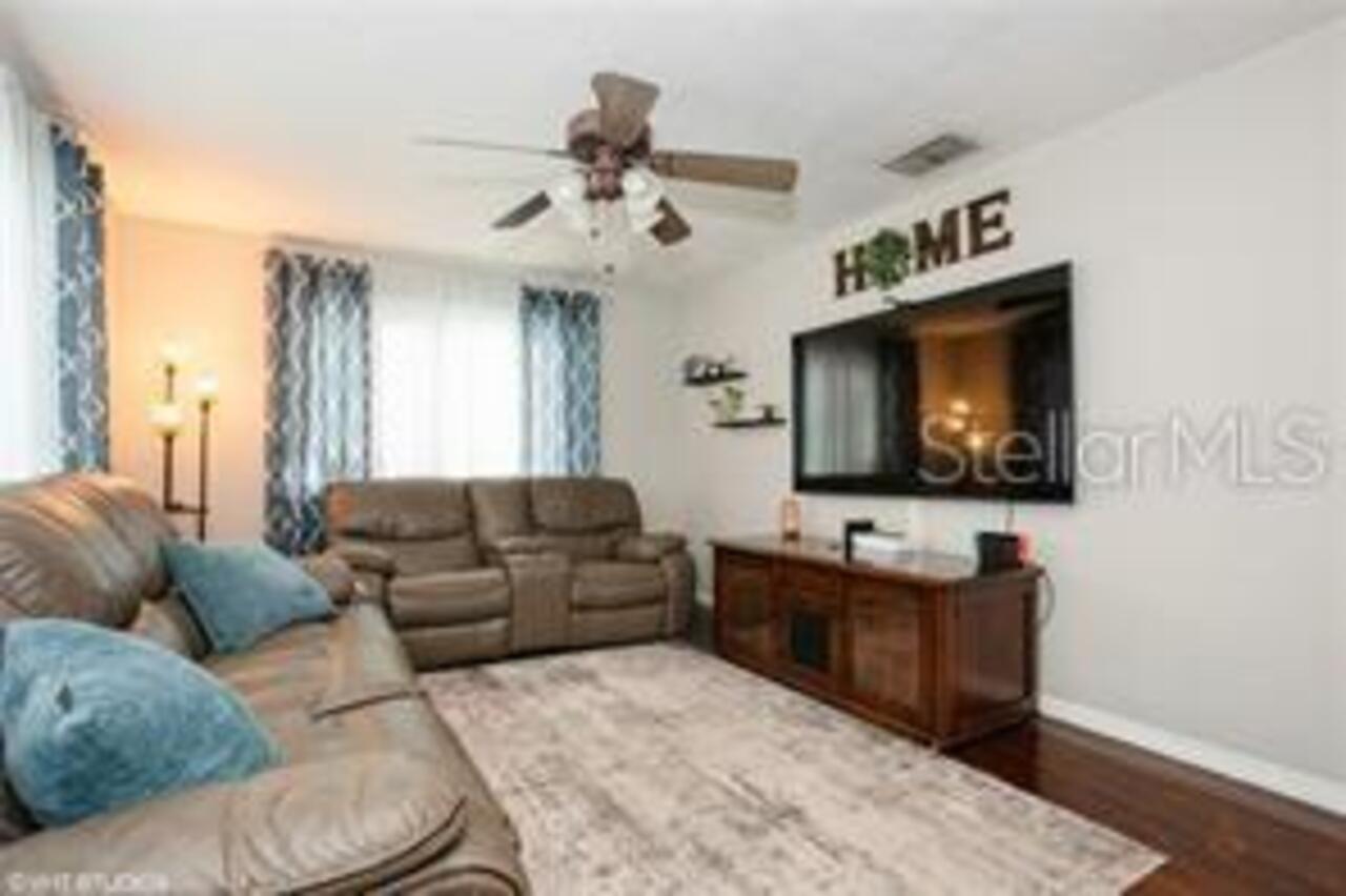 Listing Photo 10