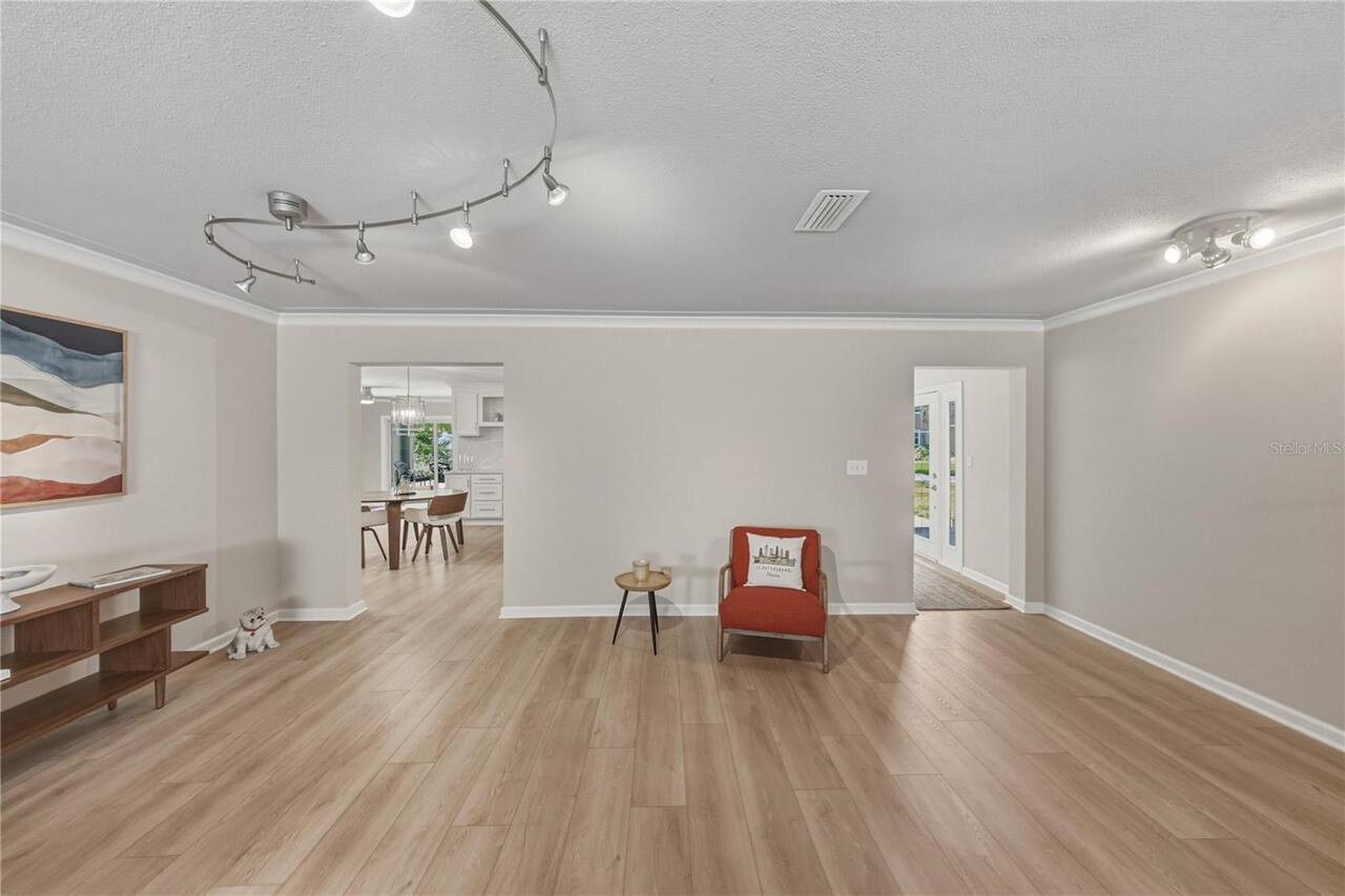 Listing Photo 9