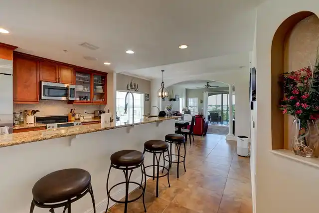 Listing Photo 10
