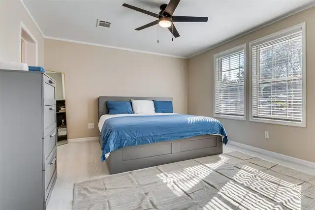 Listing Photo 9