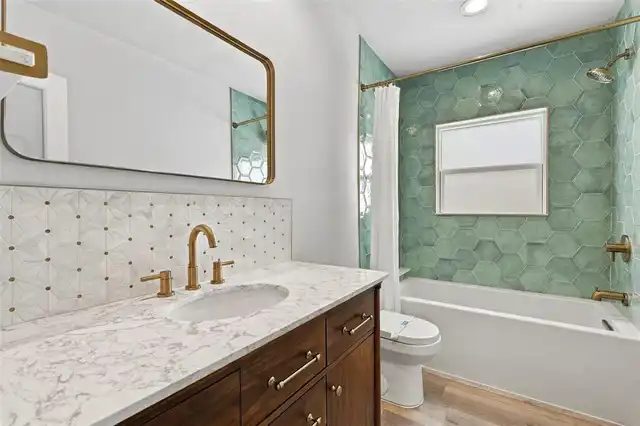 Listing Photo 17