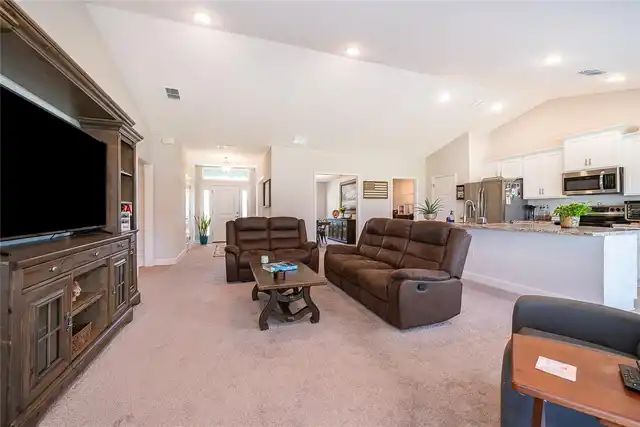 Listing Photo 14