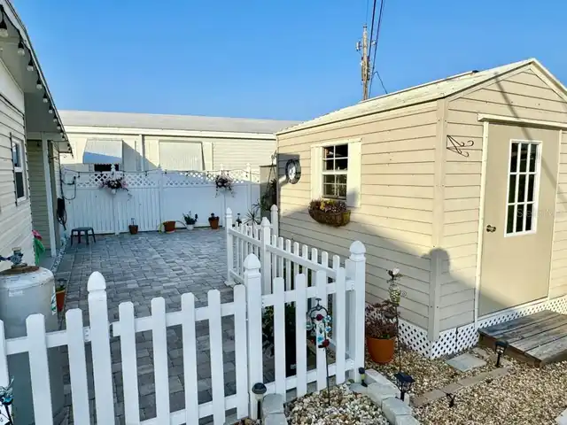 Listing Photo 10