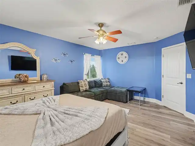 Listing Photo 14