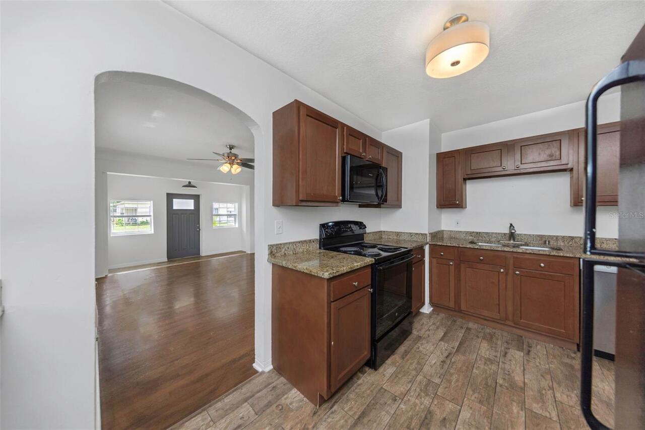 Listing Photo 8