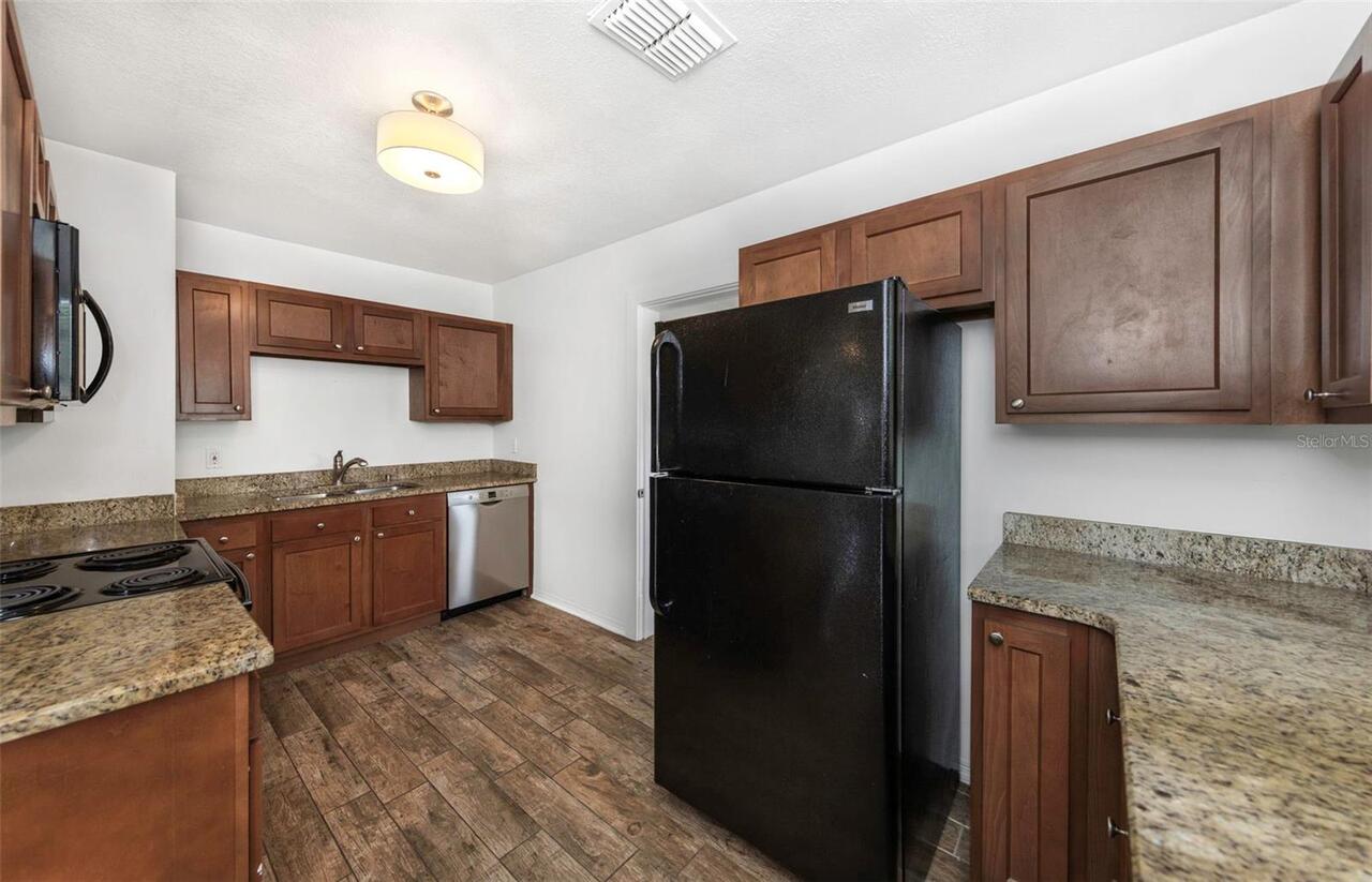 Listing Photo 9