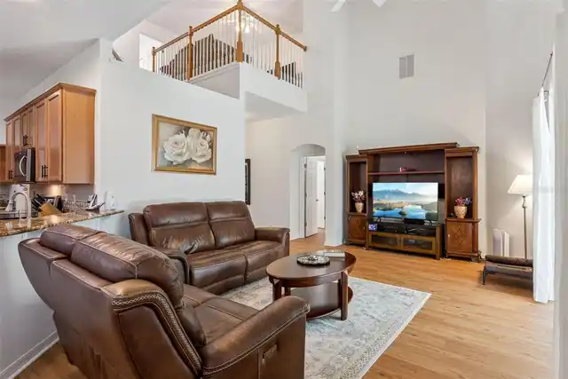 Listing Photo 12