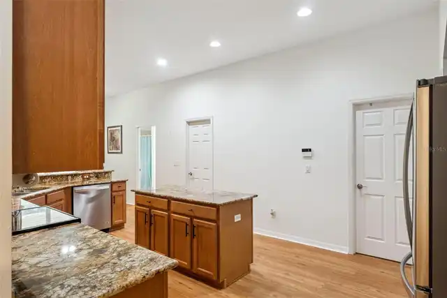 Listing Photo 16