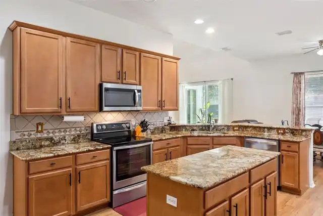 Listing Photo 18