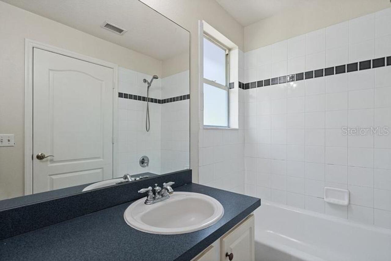 Listing Photo 10