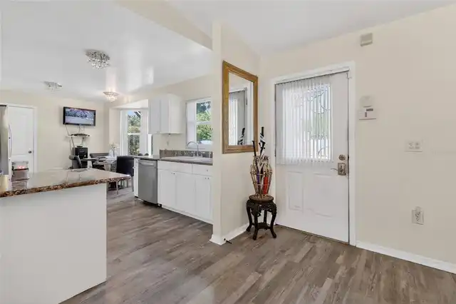 Listing Photo 11