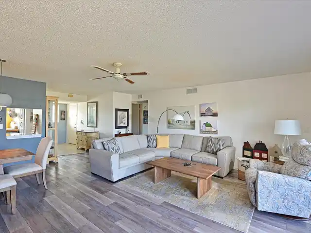Listing Photo 6