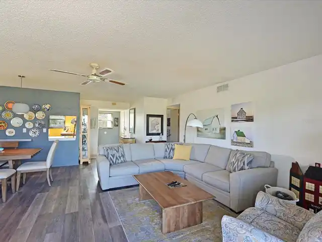 Listing Photo 7