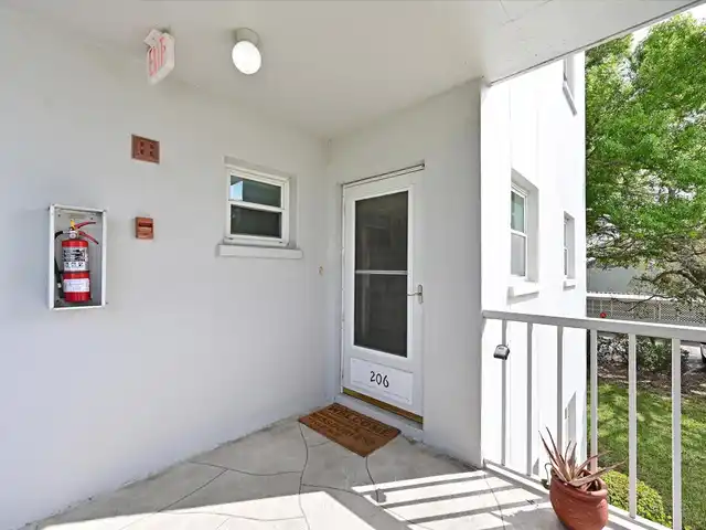 Listing Photo 17