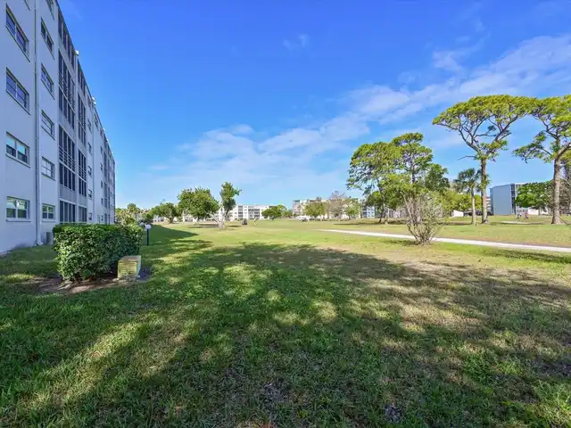 Listing Photo 32