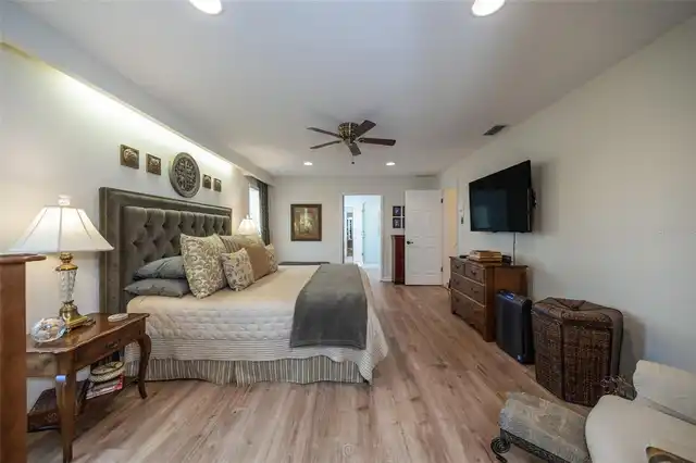 Listing Photo 28