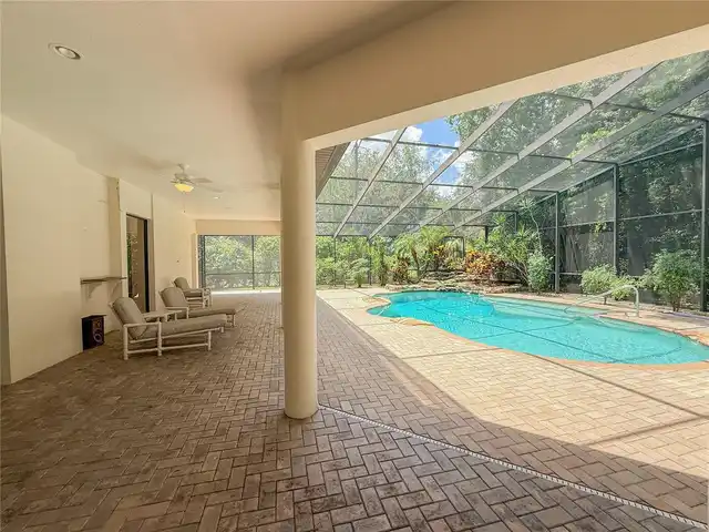 Listing Photo 9
