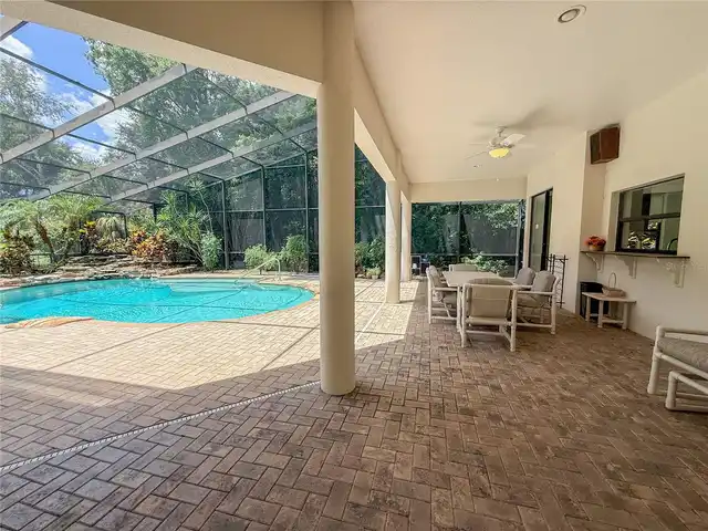 Listing Photo 10