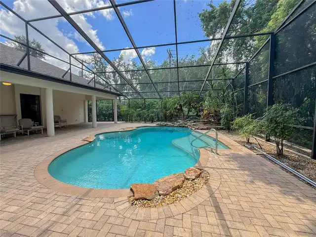 Listing Photo 11