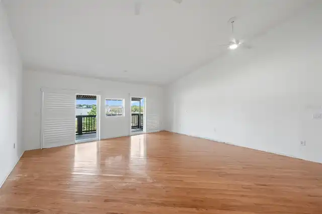 Listing Photo 28