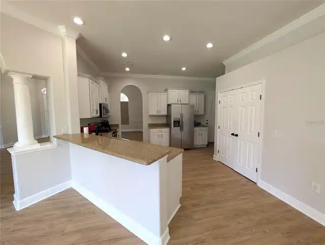 Listing Photo 8