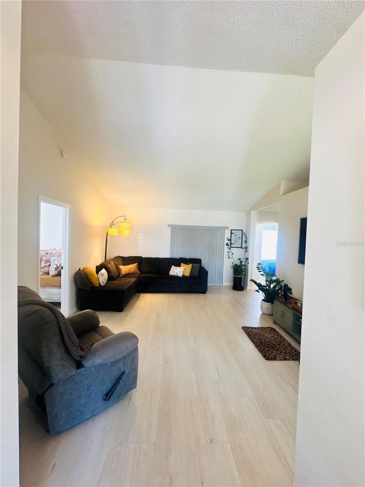 Listing Photo 6