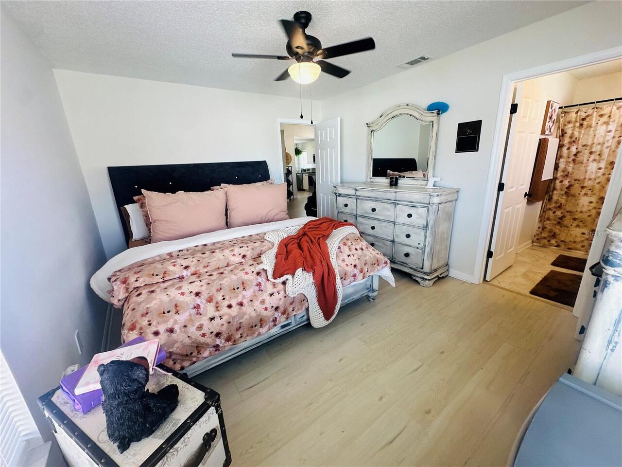 Listing Photo 14