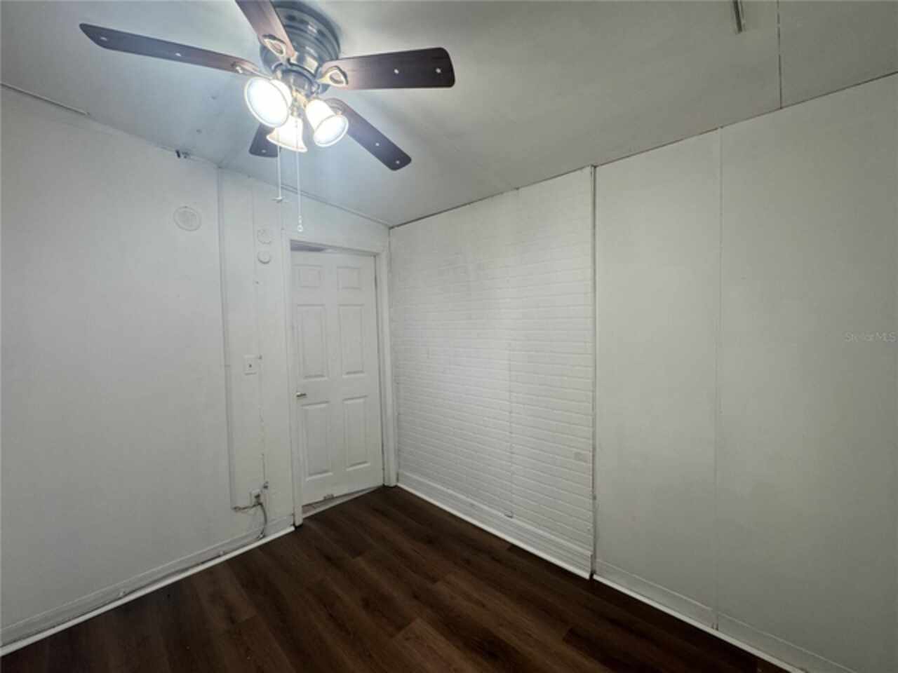 Listing Photo 9
