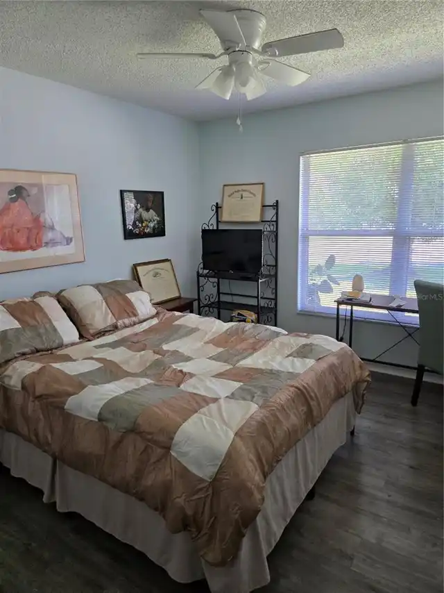 Listing Photo 17
