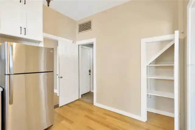 Listing Photo 10