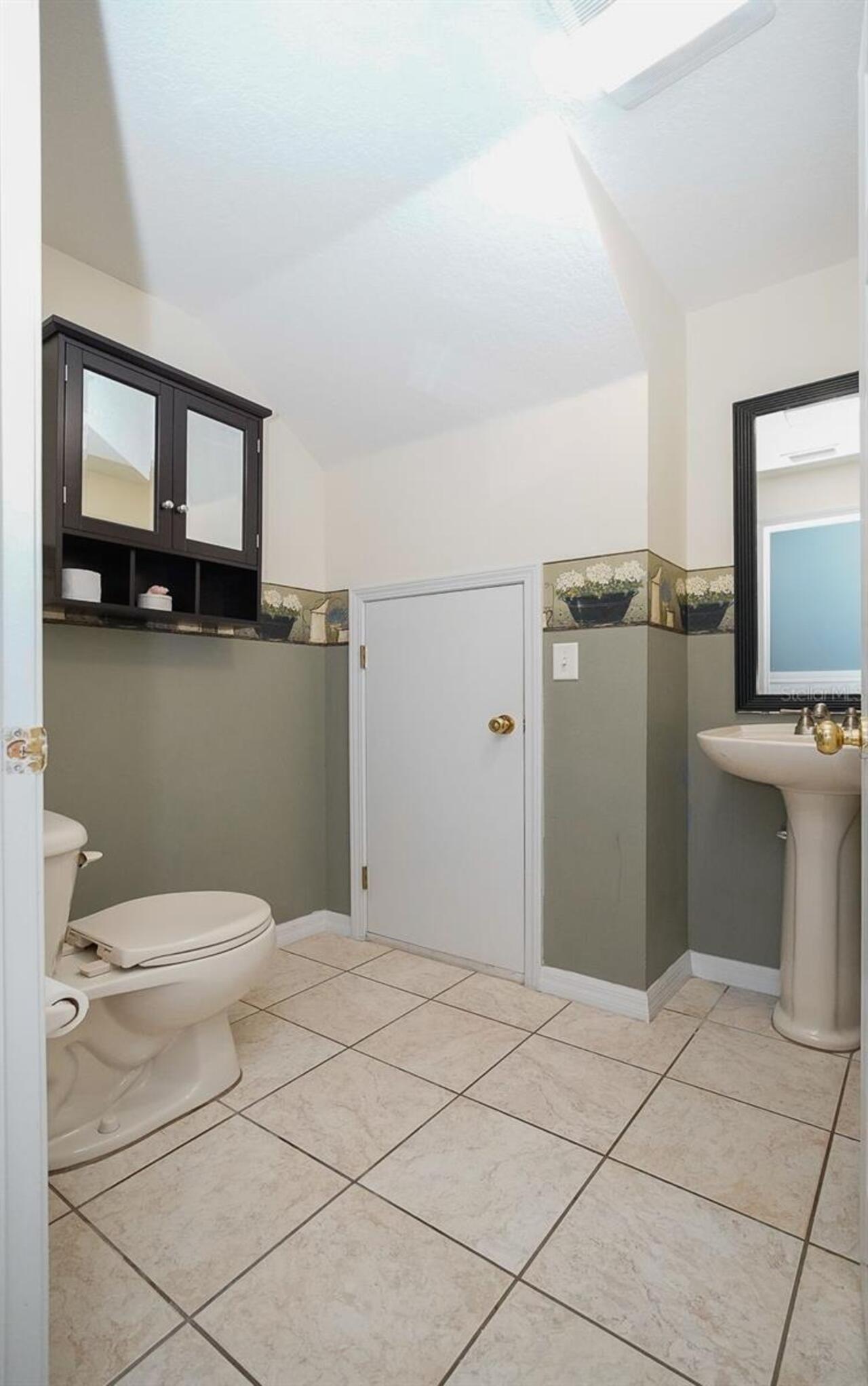 Listing Photo 16