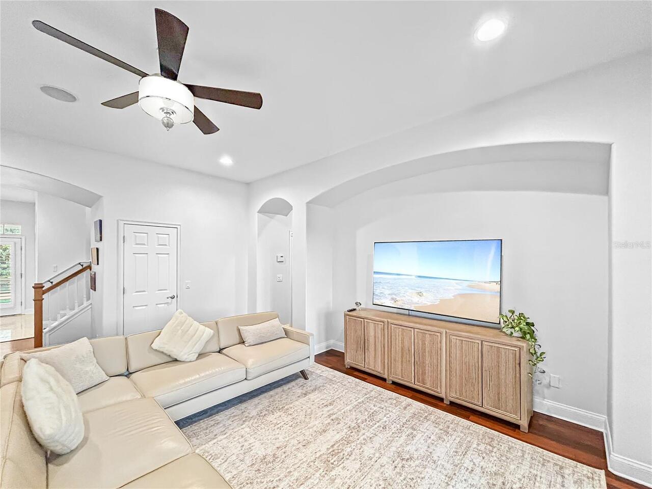 Listing Photo 12