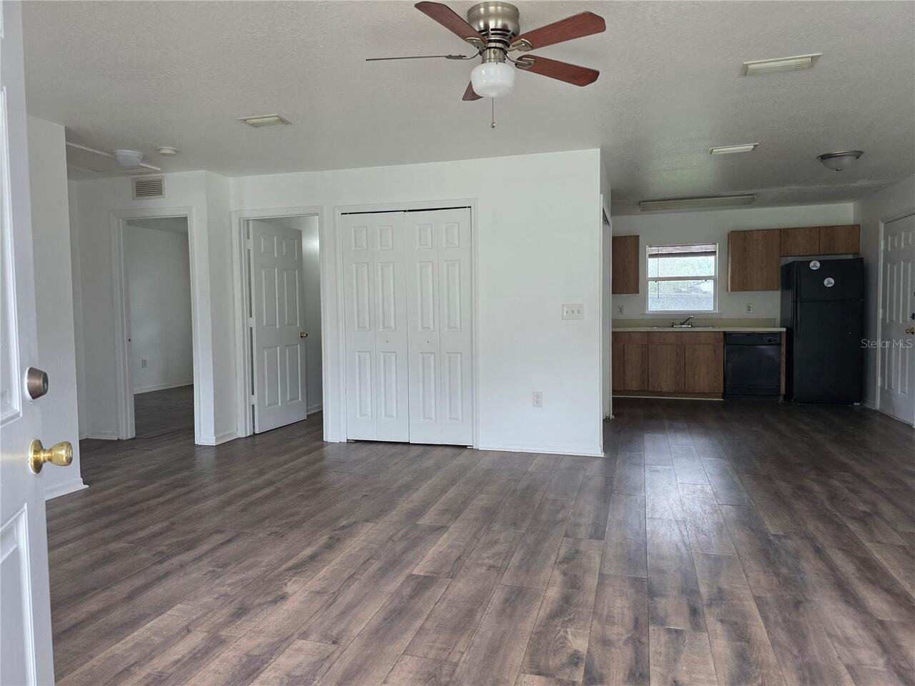 Listing Photo 12