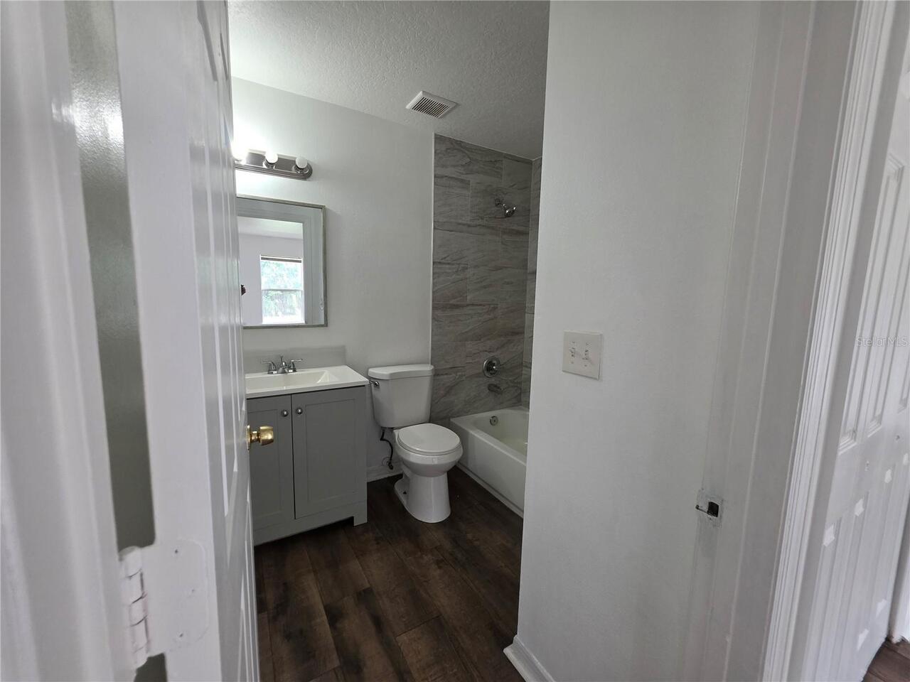 Listing Photo 14